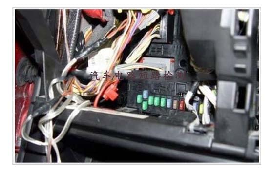 汽車電路檢測(cè)教學(xué)設(shè)備